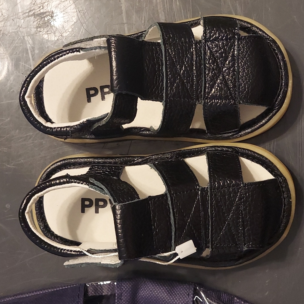 Dadawen black sandles